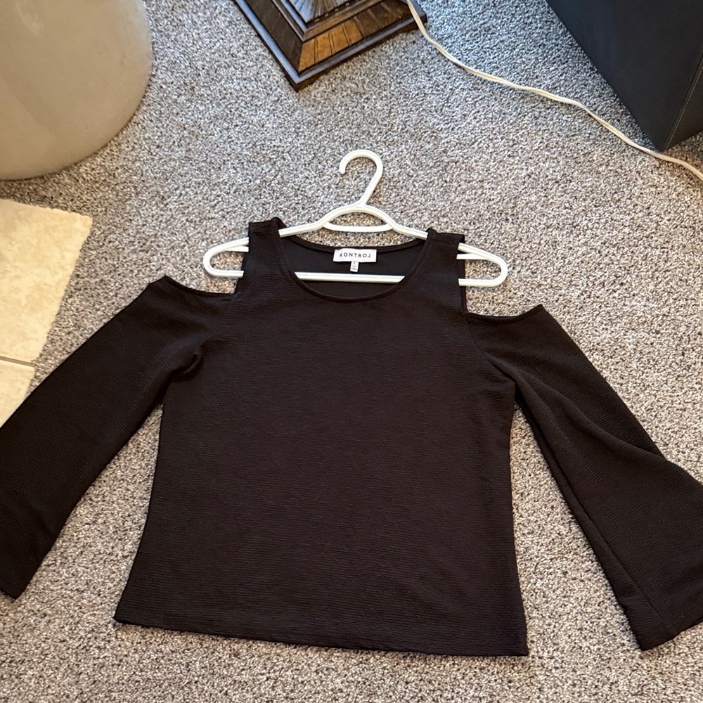 Kontrol Black Cold Shoulder Top